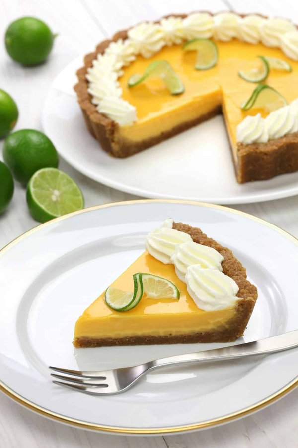 How Can You Create a Refreshingly Tart Key Lime Pie with a Graham Cracker Crust?